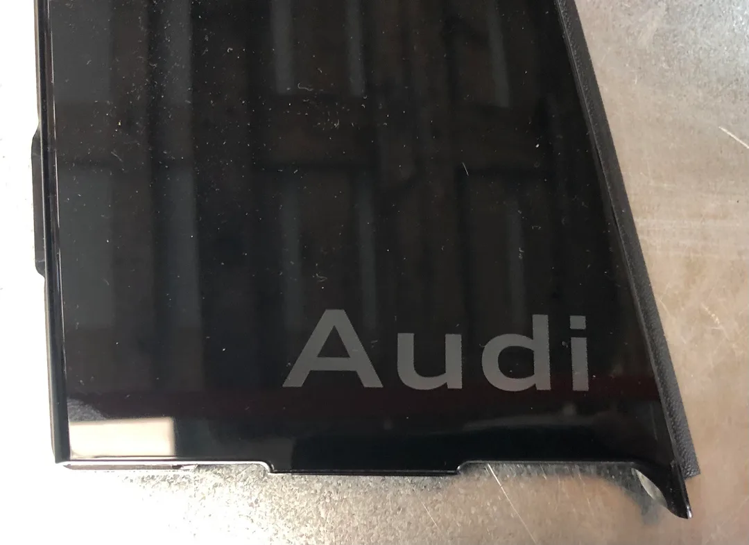 Application – UV laser CI marking on plastic (Audi)