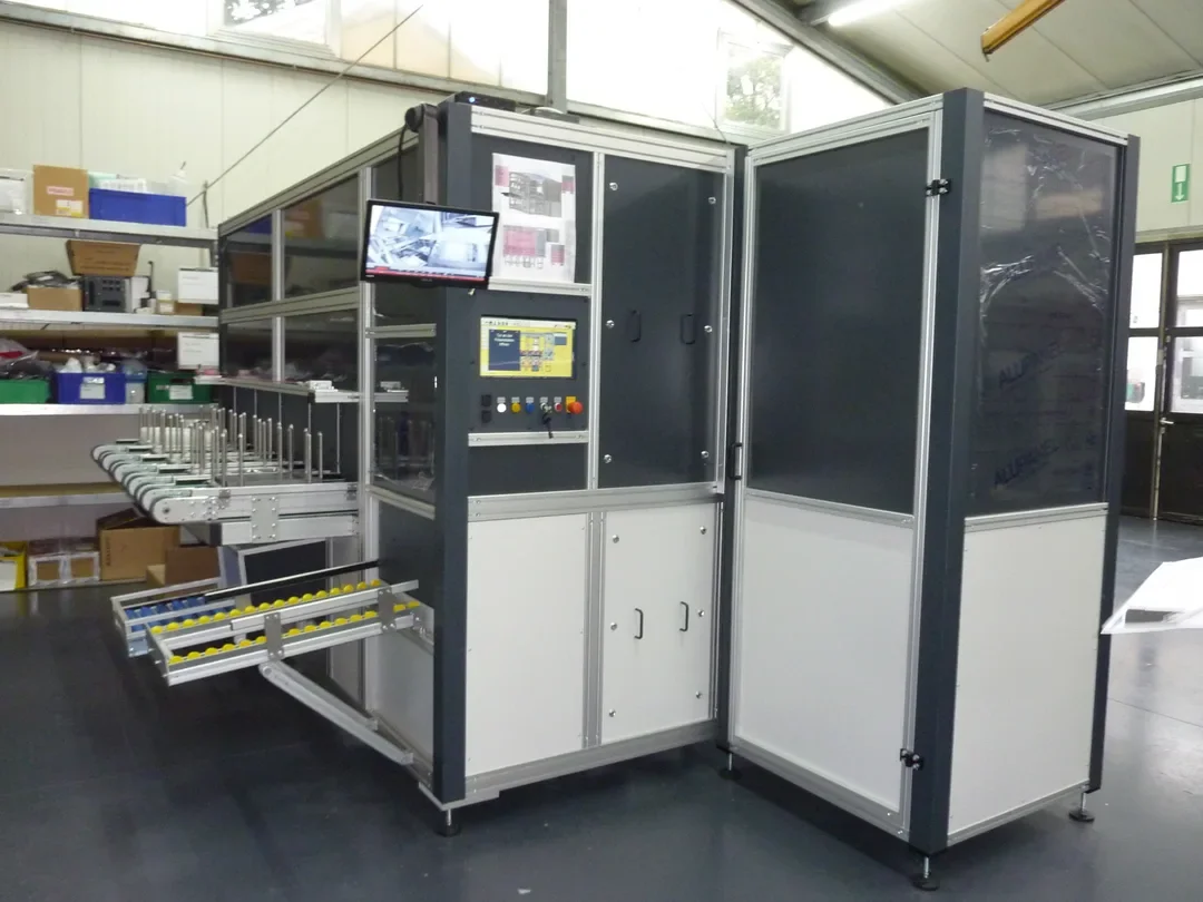 SELECT custom system for automated battery cell production with conveyor technology